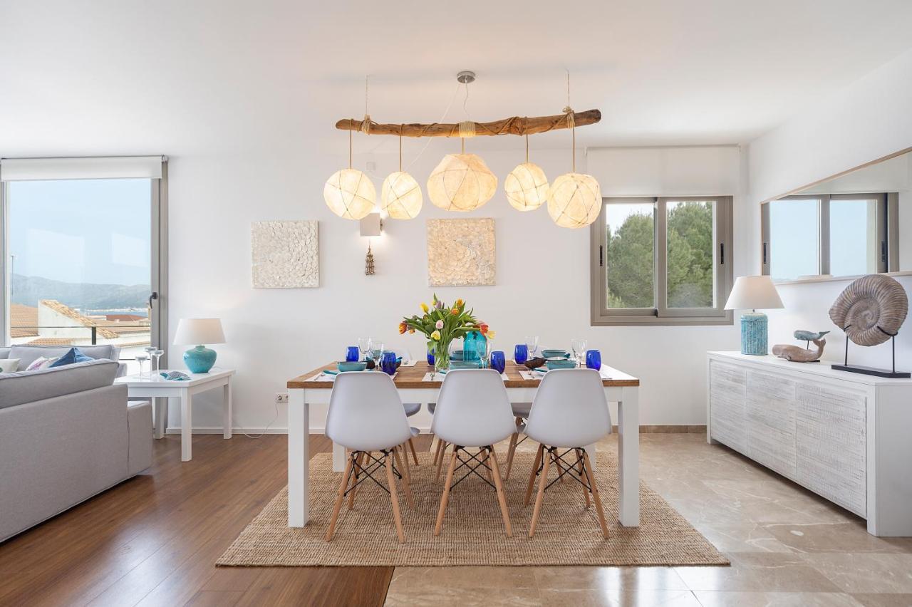 Modern House With Panoramic Sea View In Mallorca Vakantiehuis Son Serra de Marina
